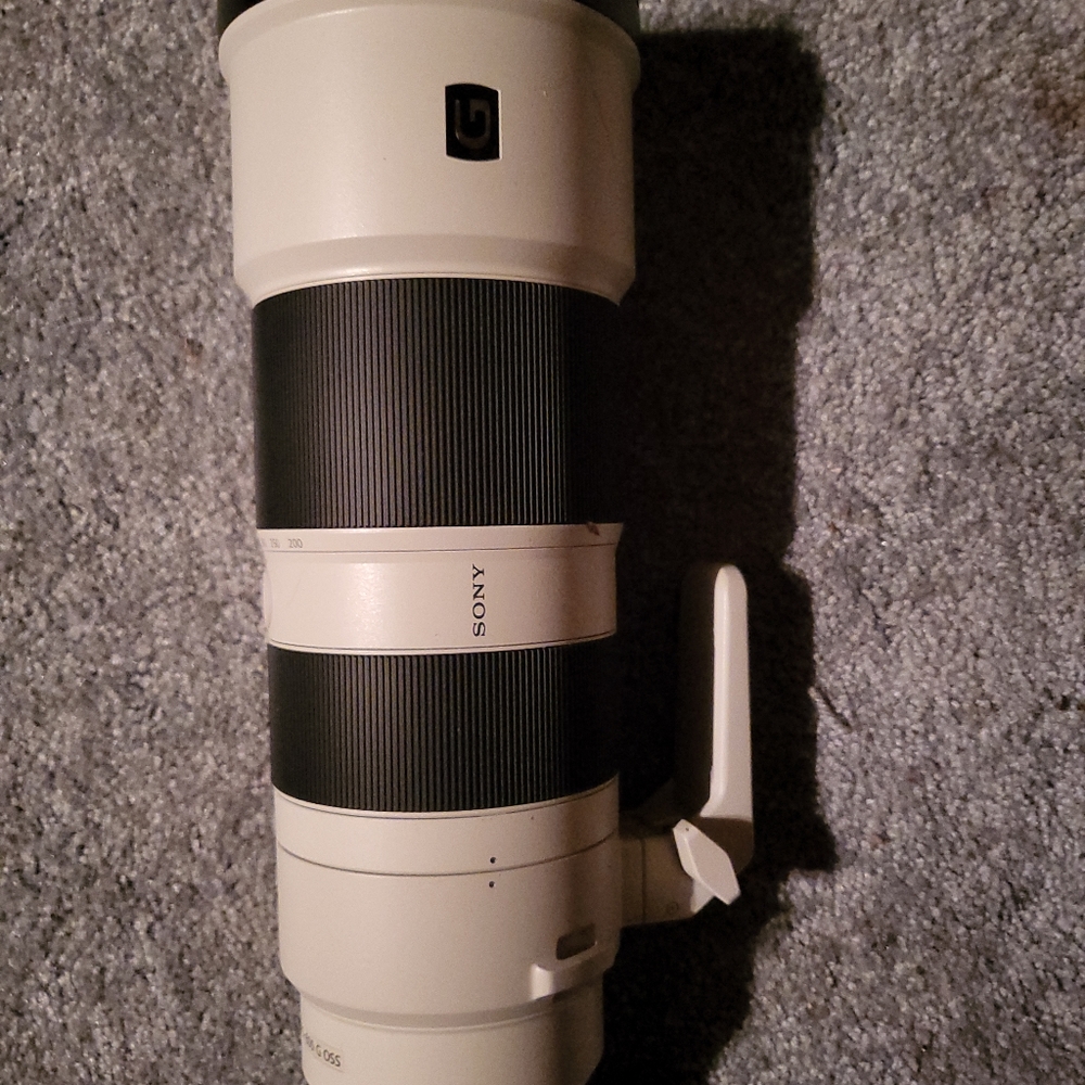 Sony FE SEL200600G 200-600mm F/5.6-6.3 G OSS Lens - White/Black